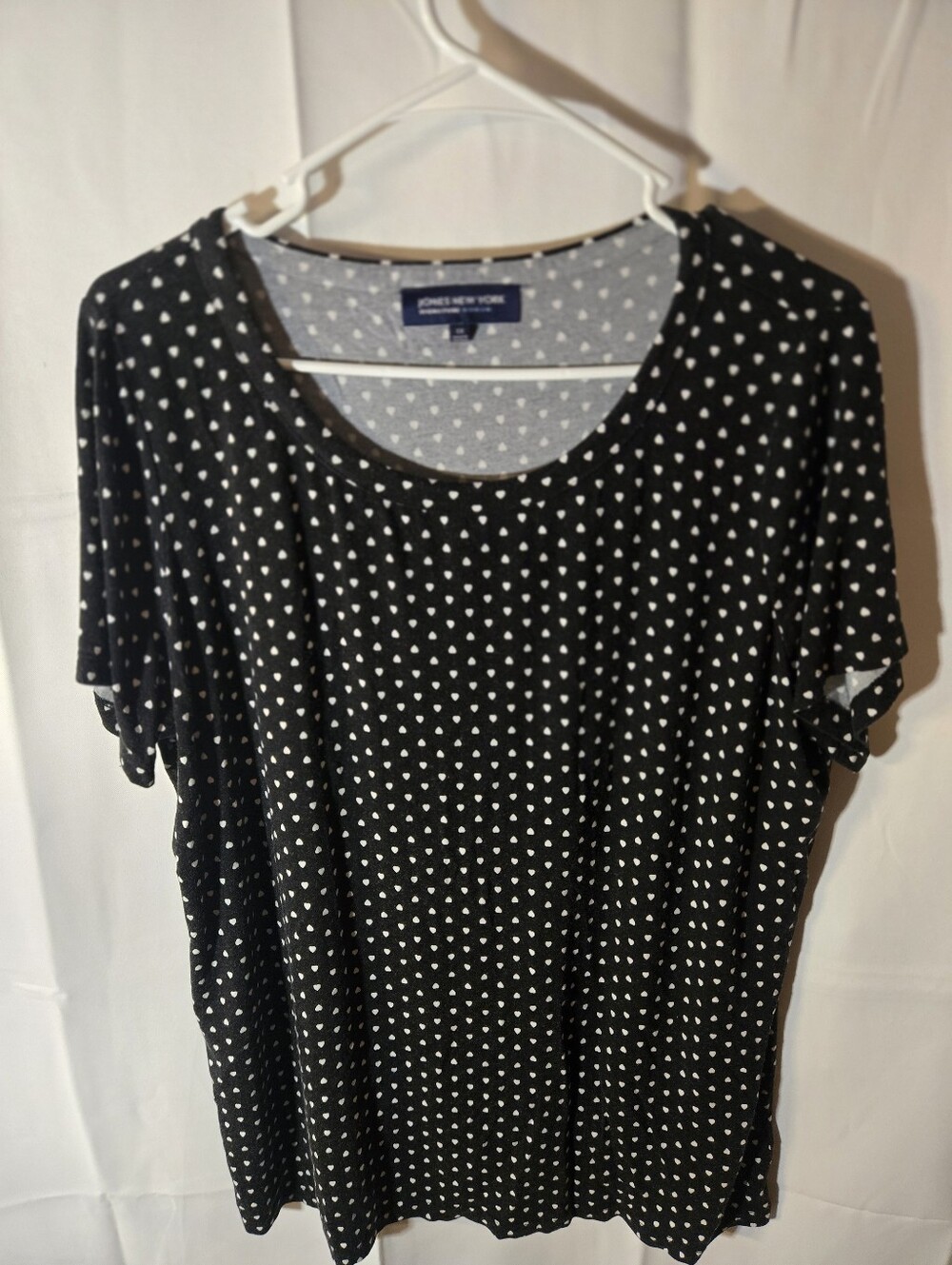Jones New York Black Short-Sleeve Top with White Heart Print
